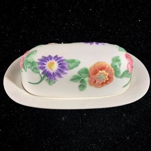 Pfaltzgraff Emma Butter Dish & Lid Multicolor Flowers 2.5”T 9”W
